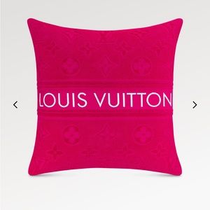💕 New! Louis Vuitton LVacation Beach Pillow in Fuchsia